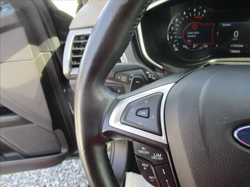 Ford Mondeo 2,0 TDCI, Titanium, automat, - fotka 25 z 40