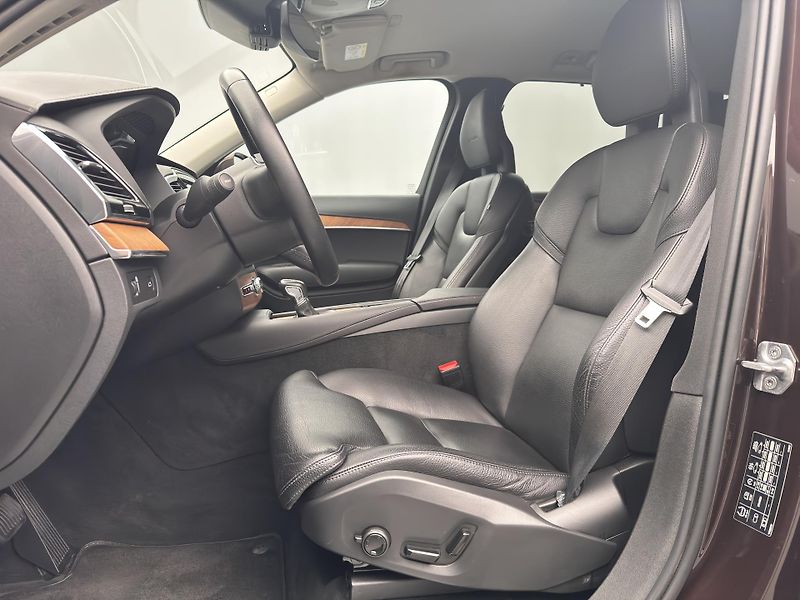 Volvo XC90 T6 AWD INSCRIPTION CZ 1.maj - fotka 4 z 47