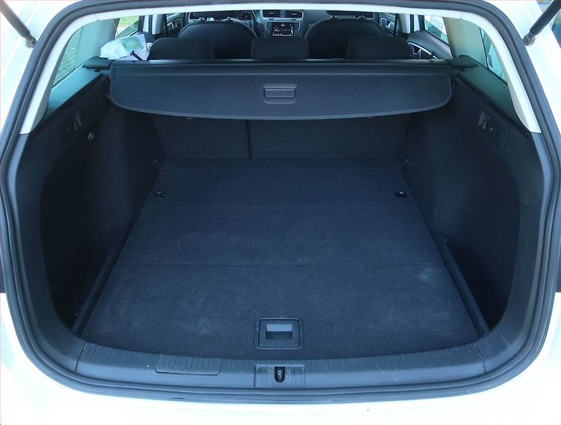 Volkswagen Golf (2015) 1.6 TDI, Tempomat - fotka 13 z 16