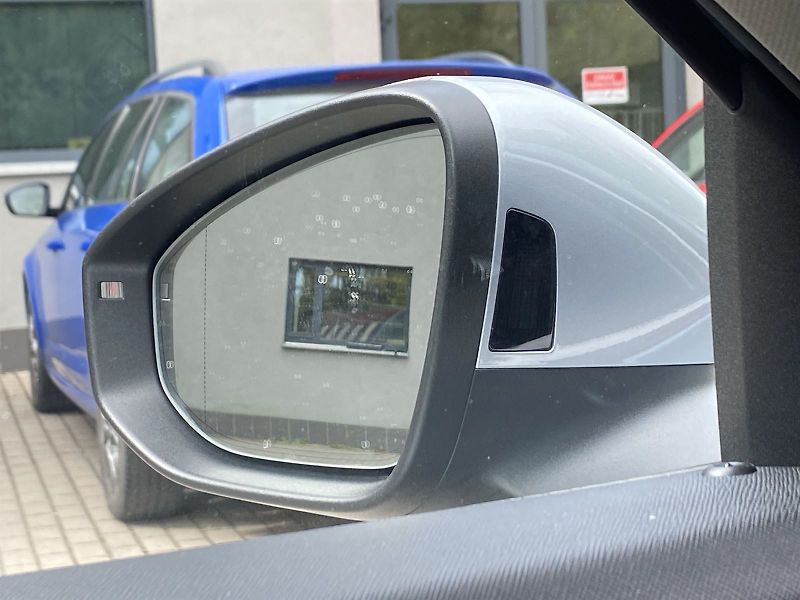 Škoda Superb (2024) 2.0 TDI 4x4 DSG L&K - fotka 27 z 41
