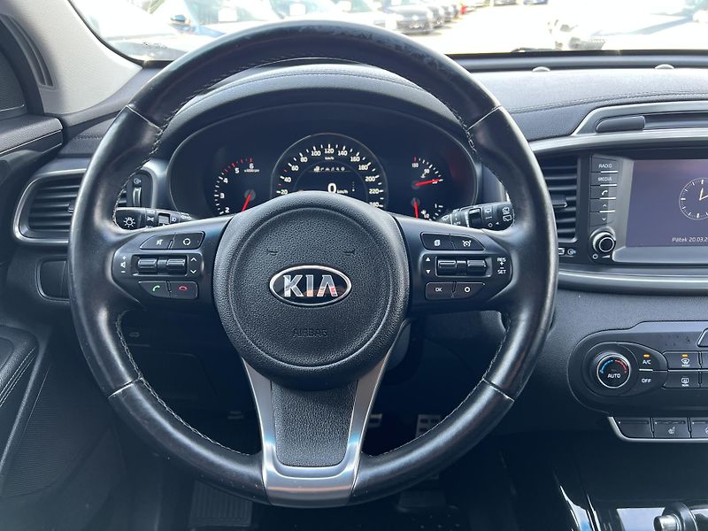 Kia Sorento 2.2CRDi REBEL 4x4 KŮŽE 7MÍST - fotka 15 z 52