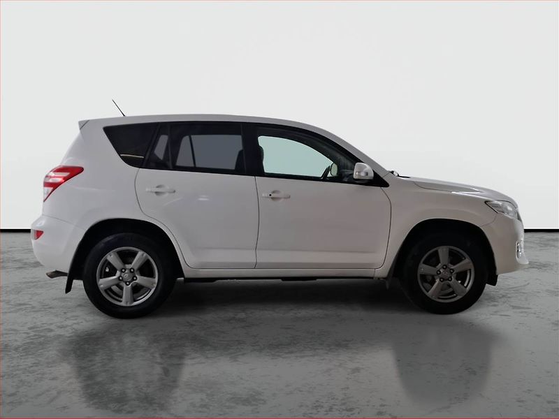 Toyota RAV4 (2012) 2.2 D-4D, 4X4, Tempomat - fotka 6 z 16