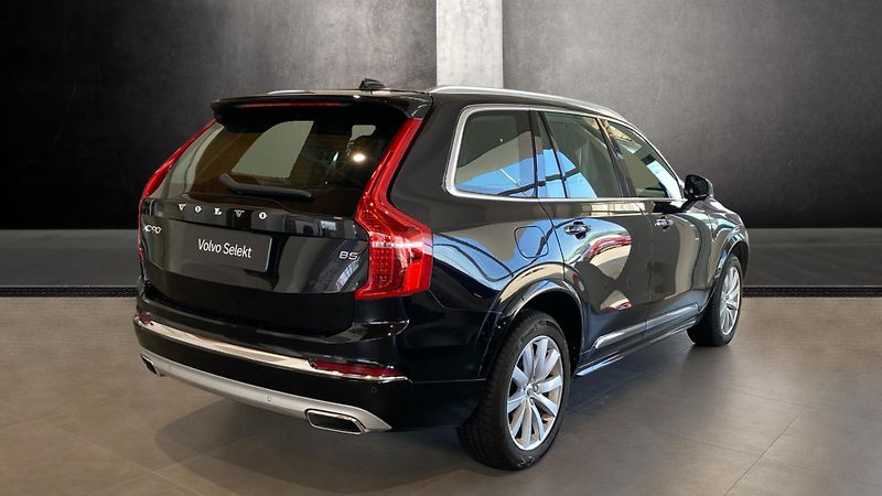 Volvo XC90 INSCRIPTION, B5 AWD, 173+10 kW - fotka 4 z 34