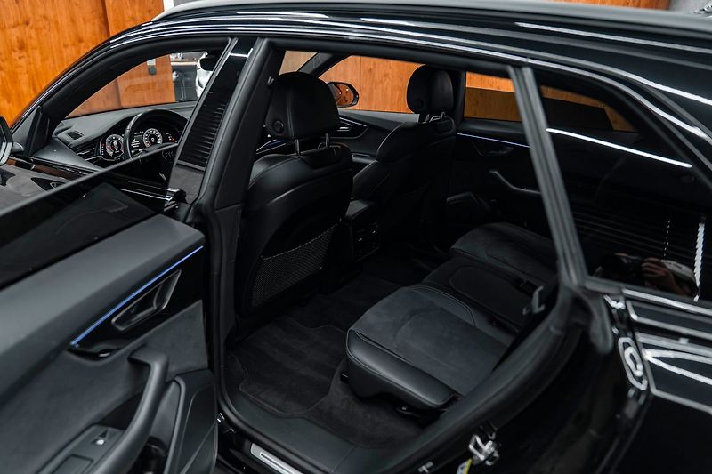 Audi Q8 - fotka 20 z 22