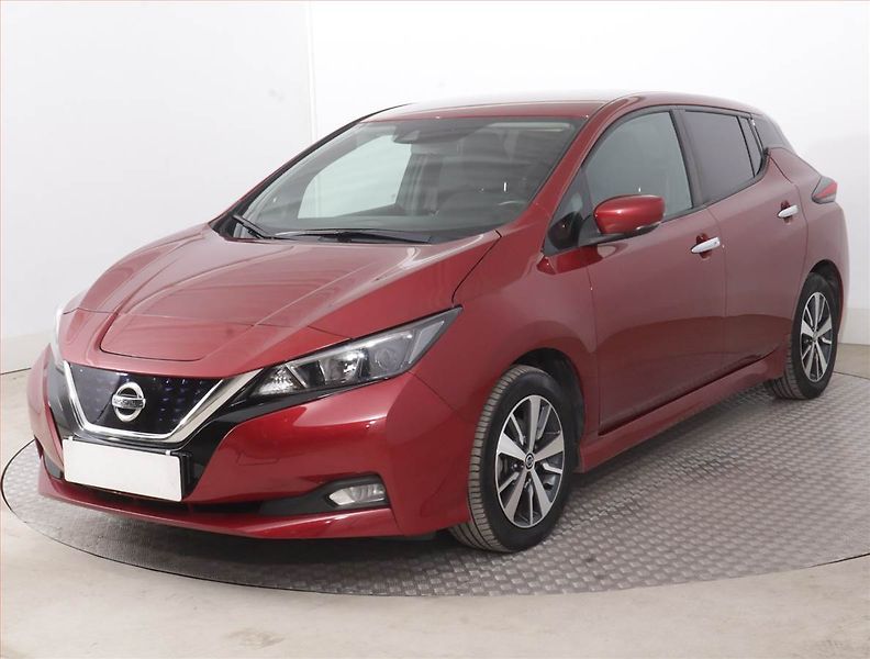 Nissan Leaf (2021) 40 kWh, SoH 90%, Automat - fotka 2 z 18