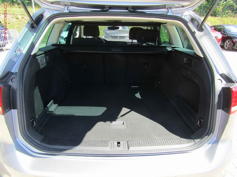 Volkswagen Passat (2018) 2.0 TDi, Comfortline, DSG - fotka 7 z 14