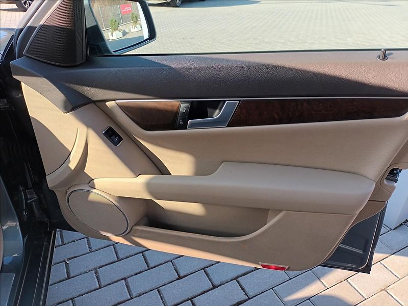 Mercedes-Benz Třídy C 2,1 200CDI,100KW,ELEGANCE, - fotka 24 z 42