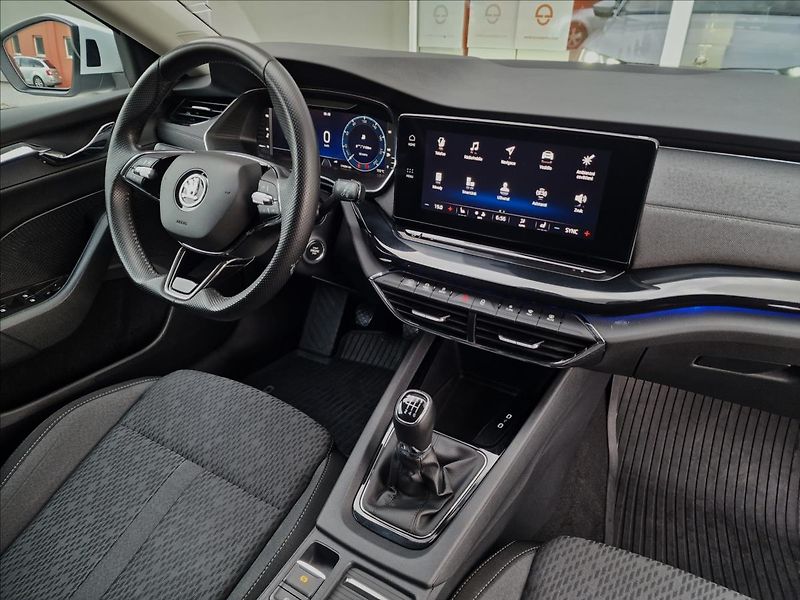 Škoda Octavia 2.0TDI Style, původ ČR,1.Maj. - fotka 40 z 50