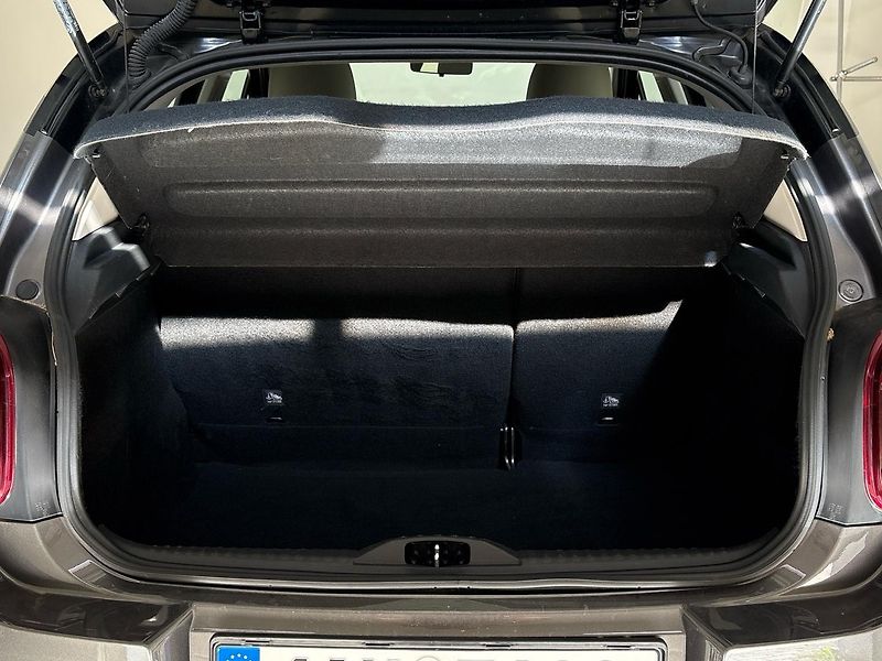 Citroën C3 (2022) Shine 1.2 PureTech 110K EAT6 - fotka 9 z 37