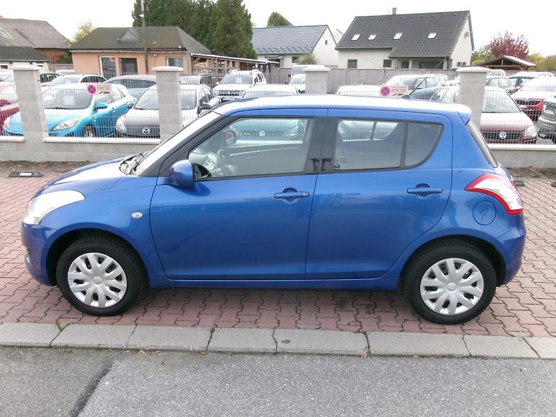 Suzuki Swift (2011) 1,3i KLIMA 4x4 VÝHŘEV USB - fotka 8 z 25