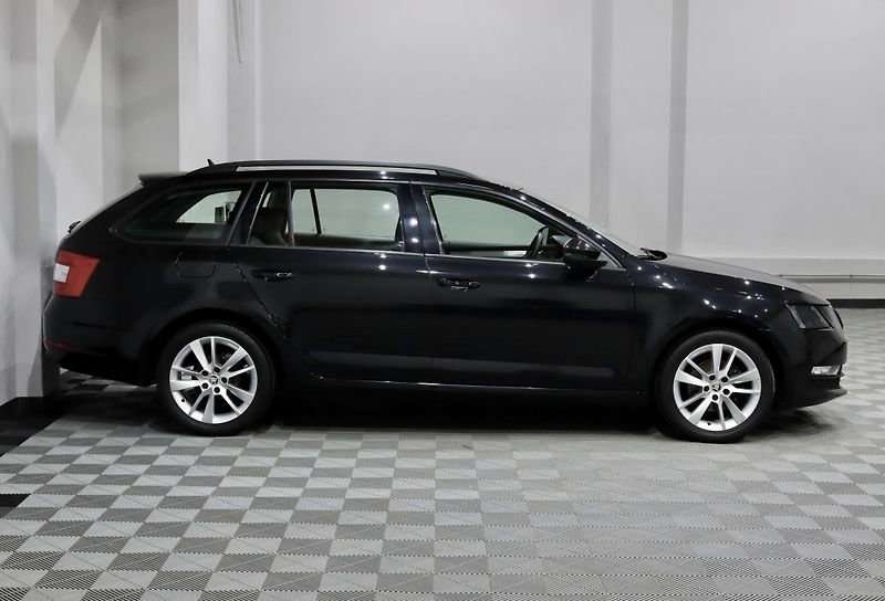 Škoda Octavia 3 FL Combi 1.4 TSI 110 kW - fotka 4 z 31