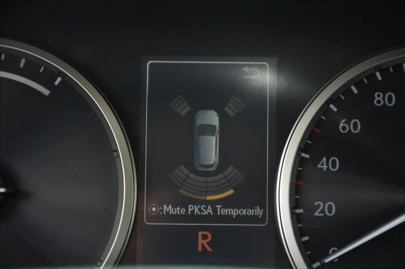 Lexus NX 300h 2.5 145kW 4WD PRESTIGE ČR - fotka 16 z 31