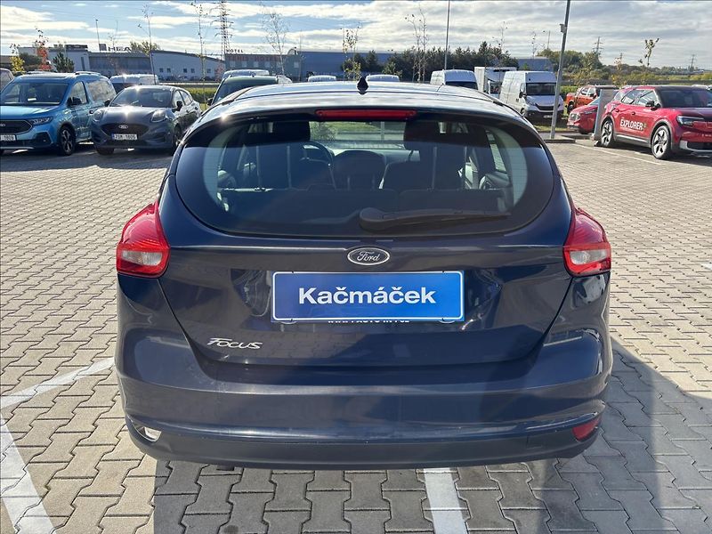 Ford Focus 1,5 TDCI 70kW Trend - fotka 4 z 28