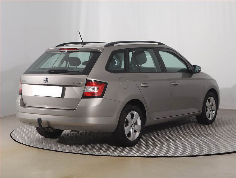 Škoda Fabia (2015) 1.2 TSI - fotka 5 z 16