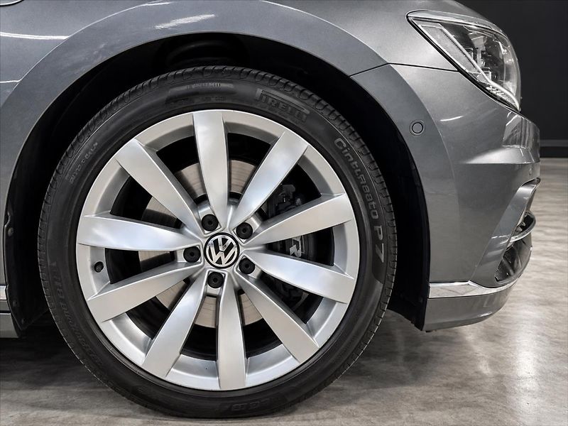 Volkswagen Passat 2,0 TDI 140 kW 4M DSG Highline - fotka 10 z 12