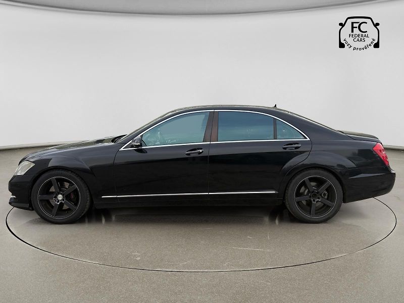 Mercedes-Benz Třídy S S 500 L - fotka 2 z 30
