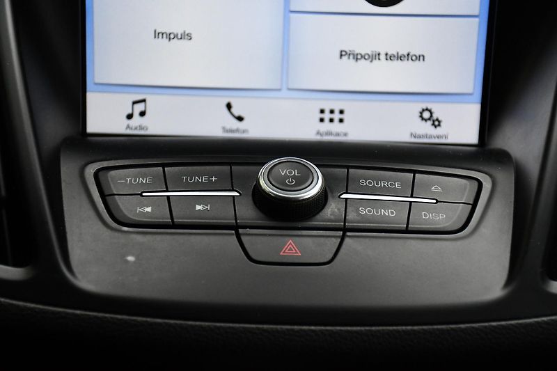 Ford Kuga 2,0TDCi AUT. A/C ČR TAŽNÉ - fotka 28 z 39
