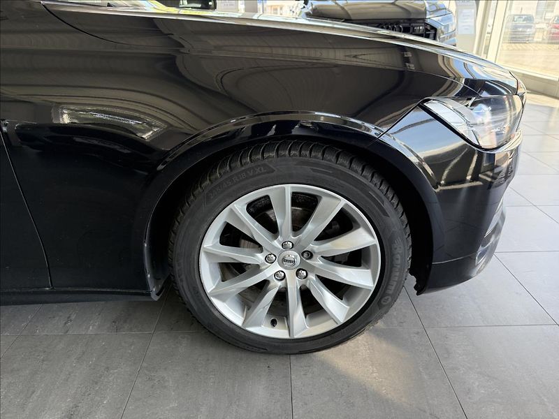 Volvo V90 2,0   140kW,D4,AWD,SERVISKA, - fotka 34 z 34