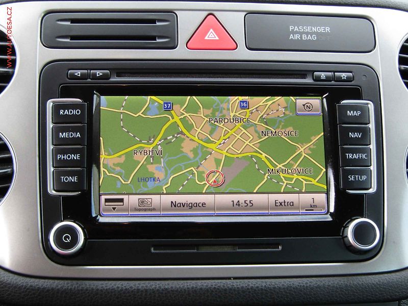 Volkswagen Tiguan (2011) 2.0 TDi 4x4, DSG, kůže, AC - fotka 12 z 18