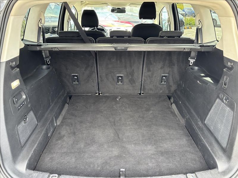 Ford S-MAX 2,0 EcoBlue 132kW Titanium 4X4 - fotka 11 z 39
