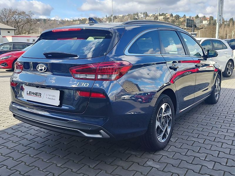 Hyundai i30 1.5 T-GDI/103kW Style DCT - fotka 5 z 31