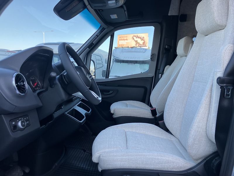 Hymer (2025) Grand Canyon S 4x4 střecha - fotka 7 z 19