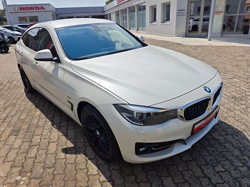 BMW Řada 3 (2018) GT 320D Xdrive Sport line ČR - fotka 2 z 43