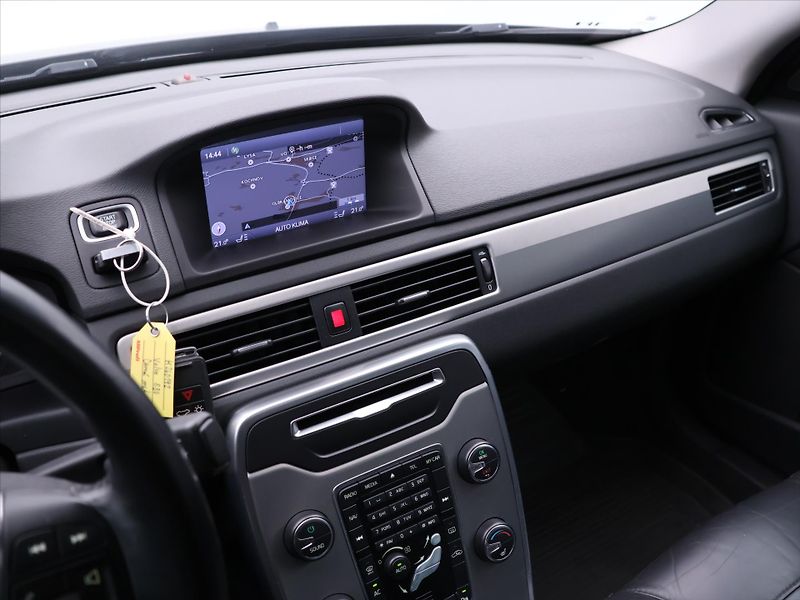Volvo S80 2,4 D5 158kW DPH Aut. - fotka 19 z 31