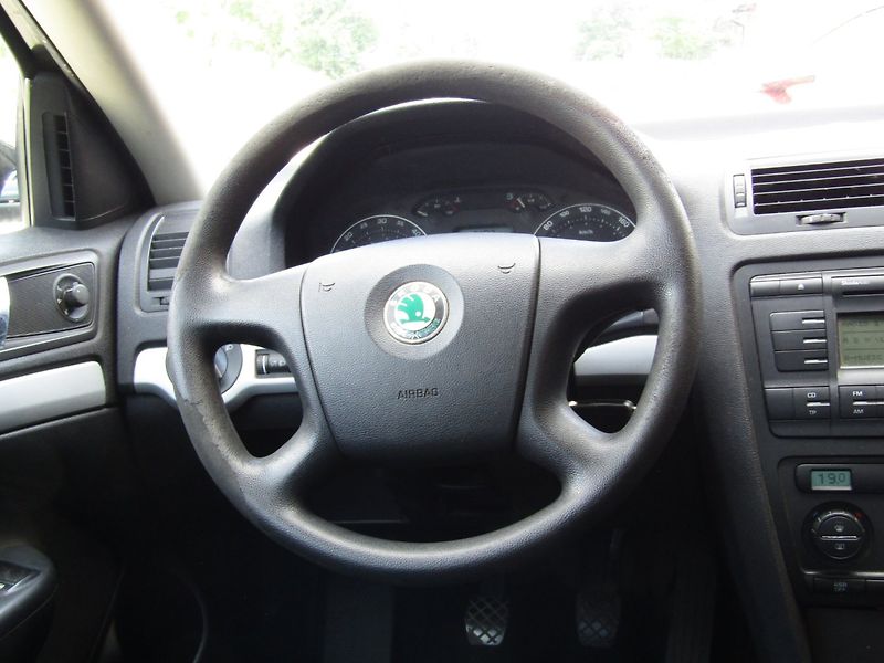 Škoda Octavia (2007) 1.9 TDI 77kW MOTOR BXE BEZ DPF - fotka 16 z 34
