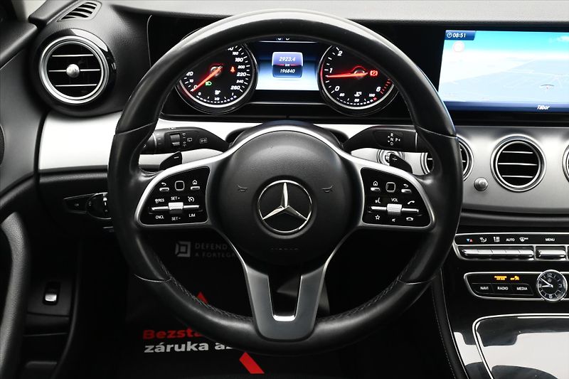 Mercedes-Benz Třídy E 2,0 220d 143 kW Avantgarde AT9 - fotka 18 z 33