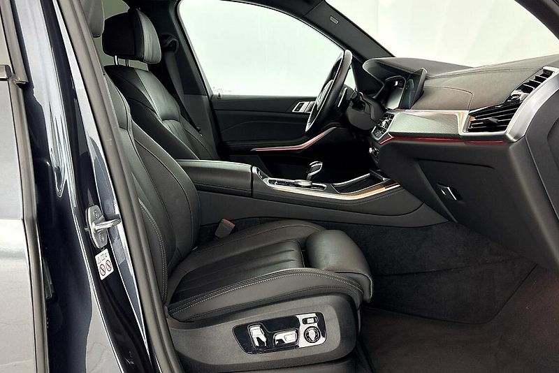 BMW X5 xDrive40d - fotka 15 z 29
