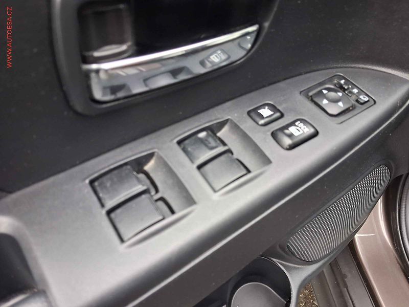 Mitsubishi ASX (2015) 1.6 MIVEC, Kamera, +kola - fotka 13 z 16