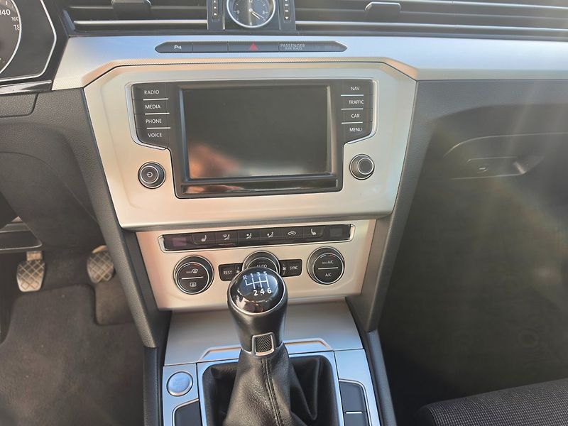 Volkswagen Passat (2015) 2.0 TDI Navi, TOP STAV - fotka 10 z 30