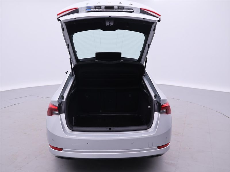 Škoda Octavia 2,0 TDI 85kW Ambition CZ DPH - fotka 9 z 31