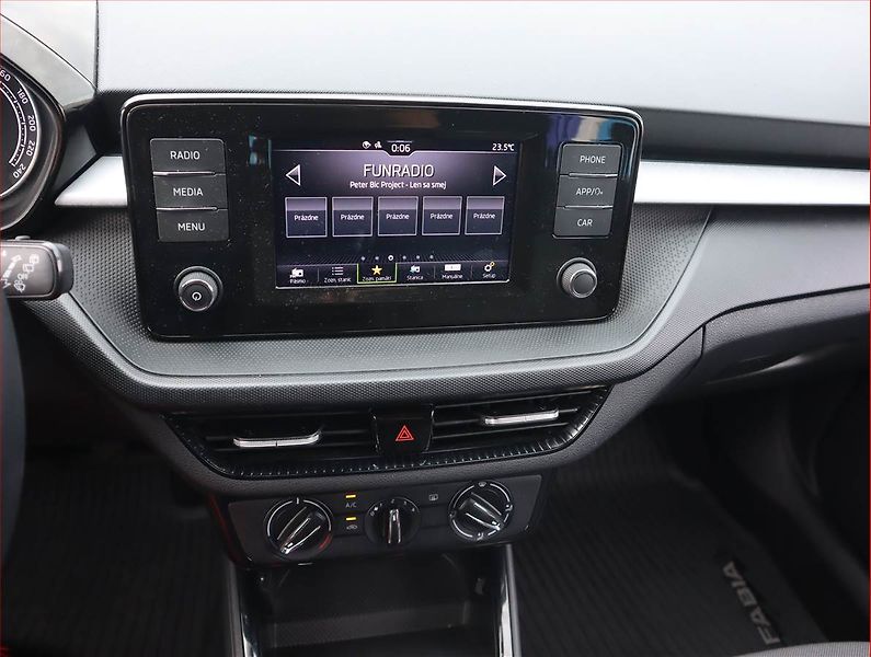 Škoda Fabia (2023) 1.0 TSI, Tempomat - fotka 12 z 17