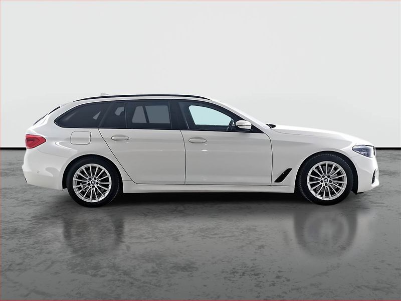 BMW Řada 5 (2019) M Sport 530d xDrive - fotka 6 z 23