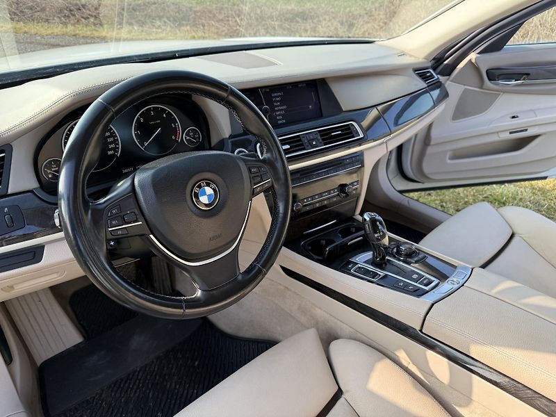 BMW Řada 7 (2011) 740 Xd Výměna možná! - fotka 35 z 50