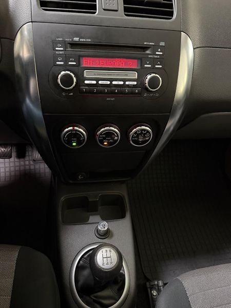 Suzuki SX4 1,6 79kW, ČR - fotka 19 z 22