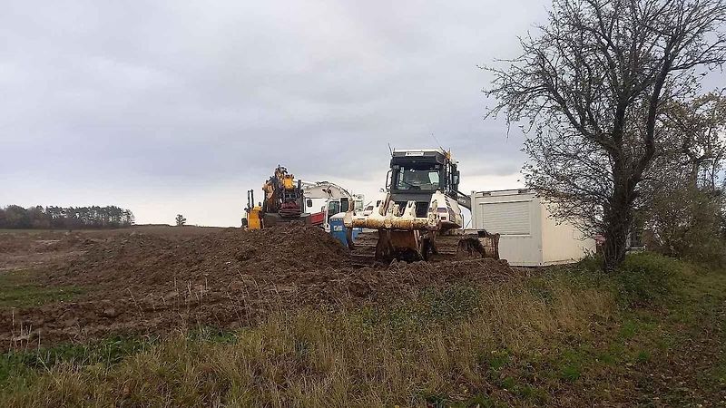 Mezi Sadovou a Sověticemi.