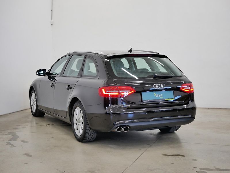 Audi A4 - fotka 7 z 25