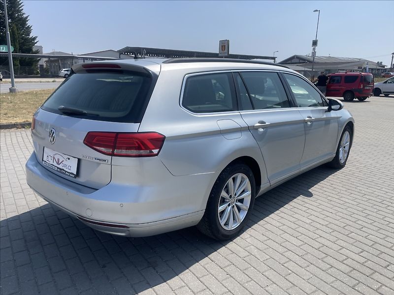 Volkswagen Passat 2,0 TDi 110kw Radar DSG GPS Hi - fotka 41 z 43