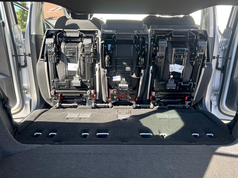 Škoda Karoq (2019) Ambition 1.6TDi 85kW 6°manuáln - fotka 30 z 30