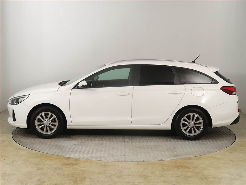 Hyundai i30 (2018) 1.4 T-GDI, ČR,1.maj - fotka 3 z 16