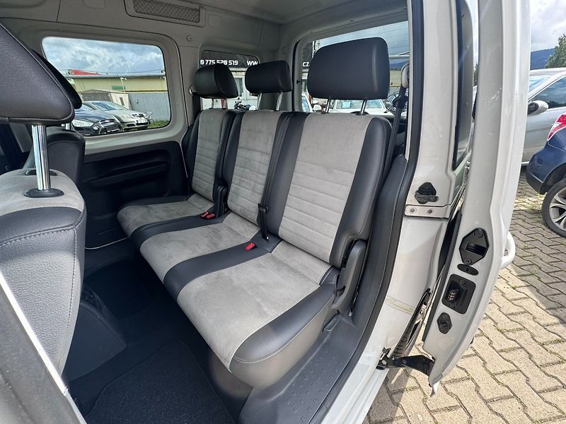 Volkswagen Caddy (2013) EDITION 30 1,6 TDI 75 KW TAŽNÉ - fotka 36 z 50