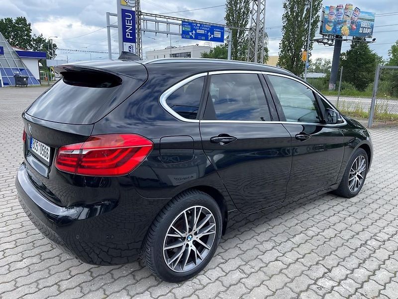 BMW Řada 2 218i 100 kW navigace - fotka 5 z 15
