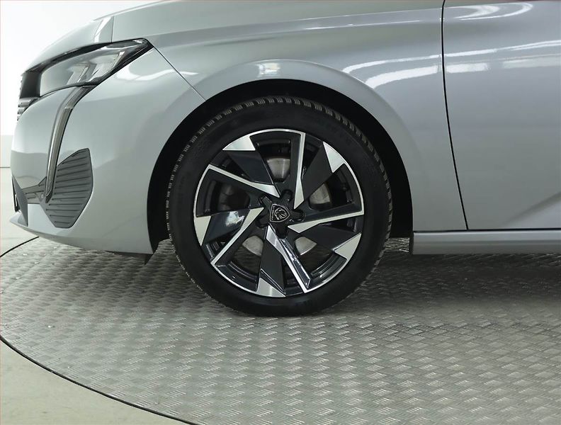 Peugeot 308 (2023) Allure 1.2 PureTech, Automat - fotka 15 z 20
