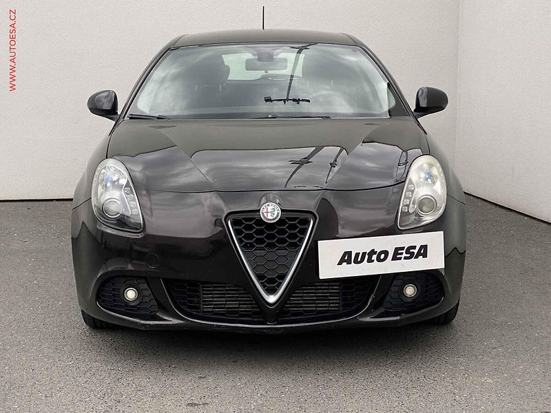 Alfa Romeo Giulietta (2013) 1.6 D, AC, park.asist - fotka 2 z 14