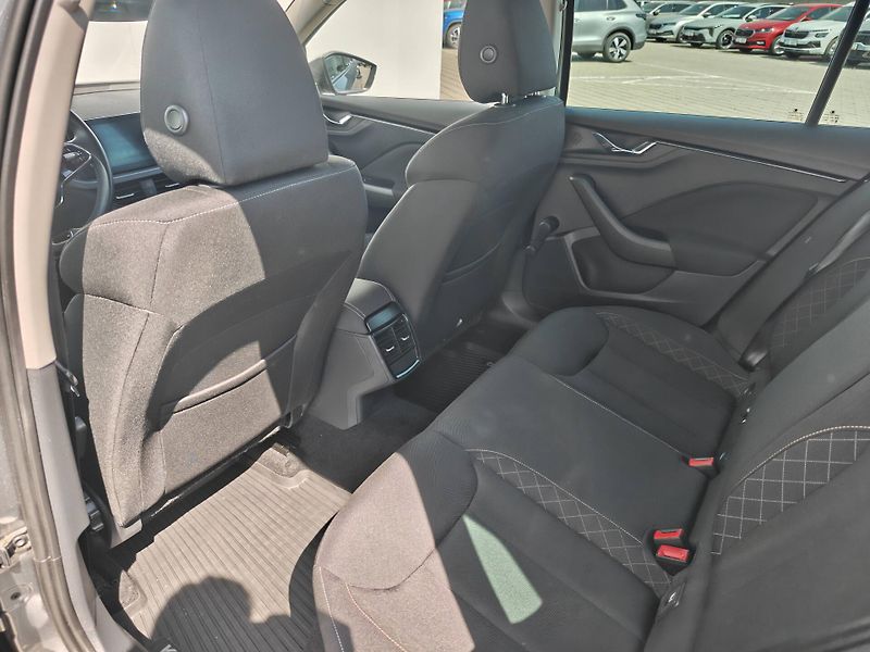 Škoda Kamiq Ambition 6MP 1,0TSI - fotka 7 z 22