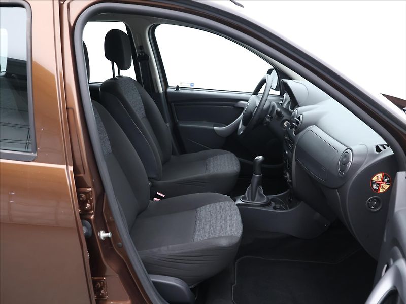 Dacia Duster 1,6 SCe 77kW Access Klima CZ - fotka 11 z 30
