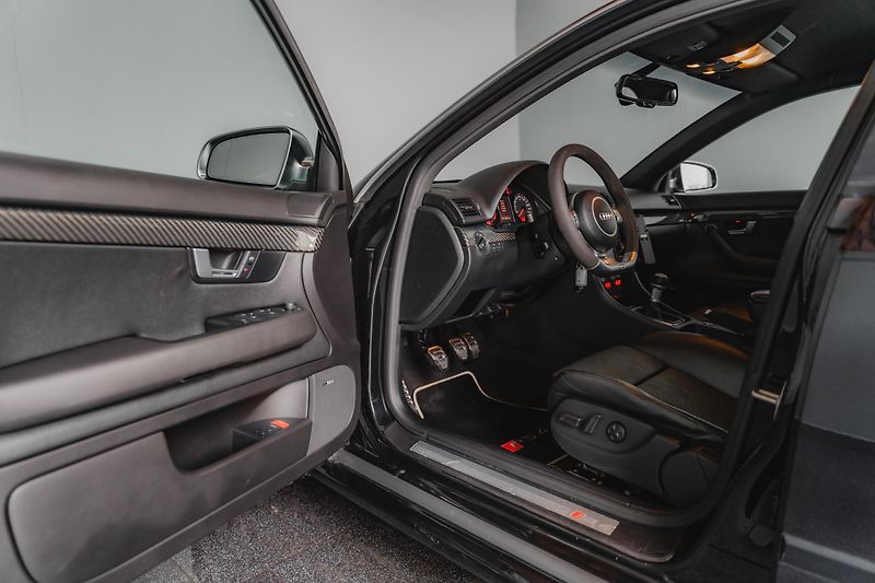 Audi RS 4 (2007) Avant*4.2 V8*Quattro*R19 - fotka 15 z 18